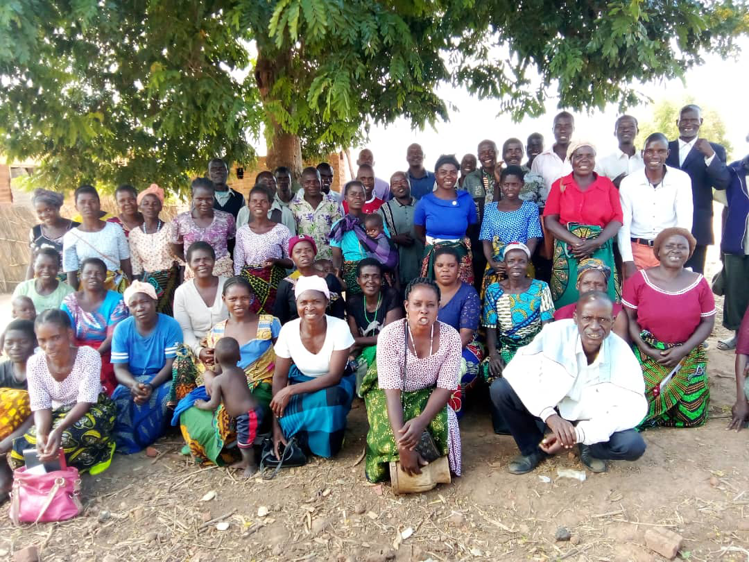 Group photo of the KEYS Organization elective assembly on 22 Novemver 2023. The persons are arranged in a line with up to four rows of persons. The persons in the front row are sitting, the persons in the other rows are standing.